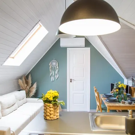 Apartament Naphoz Holddal Kisapati